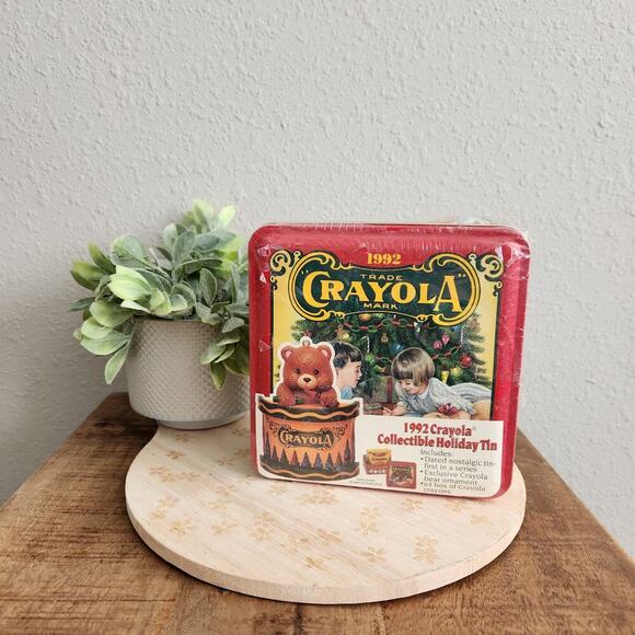Vintage 1992 Crayola‎ Collectible Holiday Tin, bear ornament, 64 crayons SEALED - Picture 1 of 8